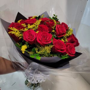 Buquê com 24 Rosas